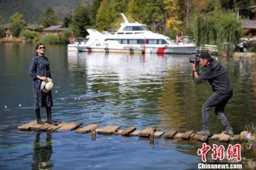 点击查看源网页